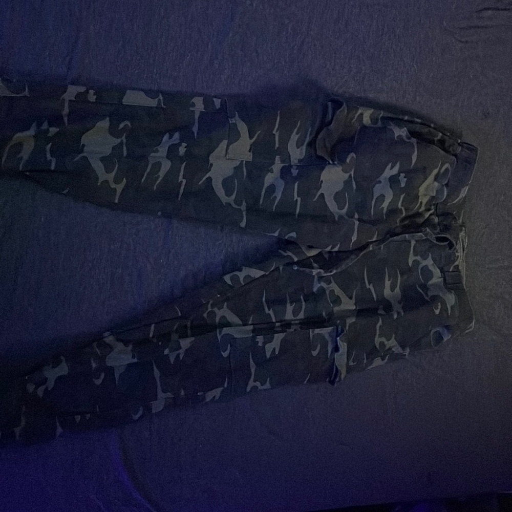 Almost famous green camo cargo joggers